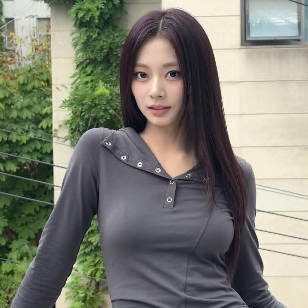 A moment captured by Tzuyu (TWICE)'s fan