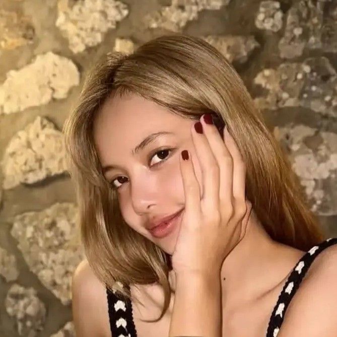 Recent activity shot of Lisa (BLACKPINK)