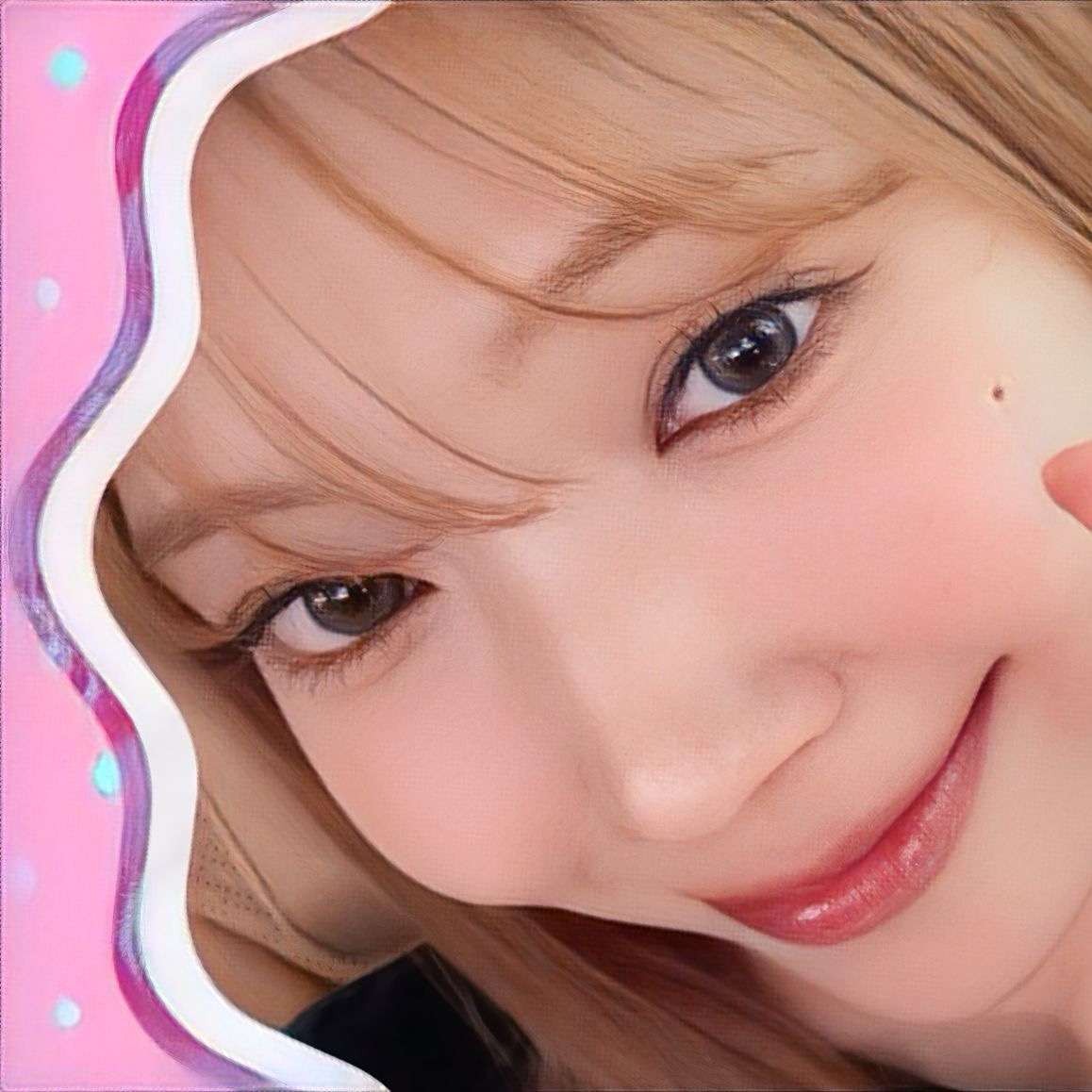A moment captured by Mayuka (NiziU)'s fan