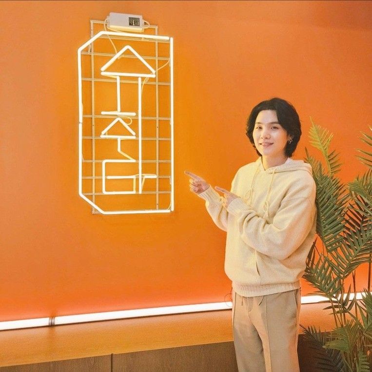 SUGA (BTS)の最新写真
