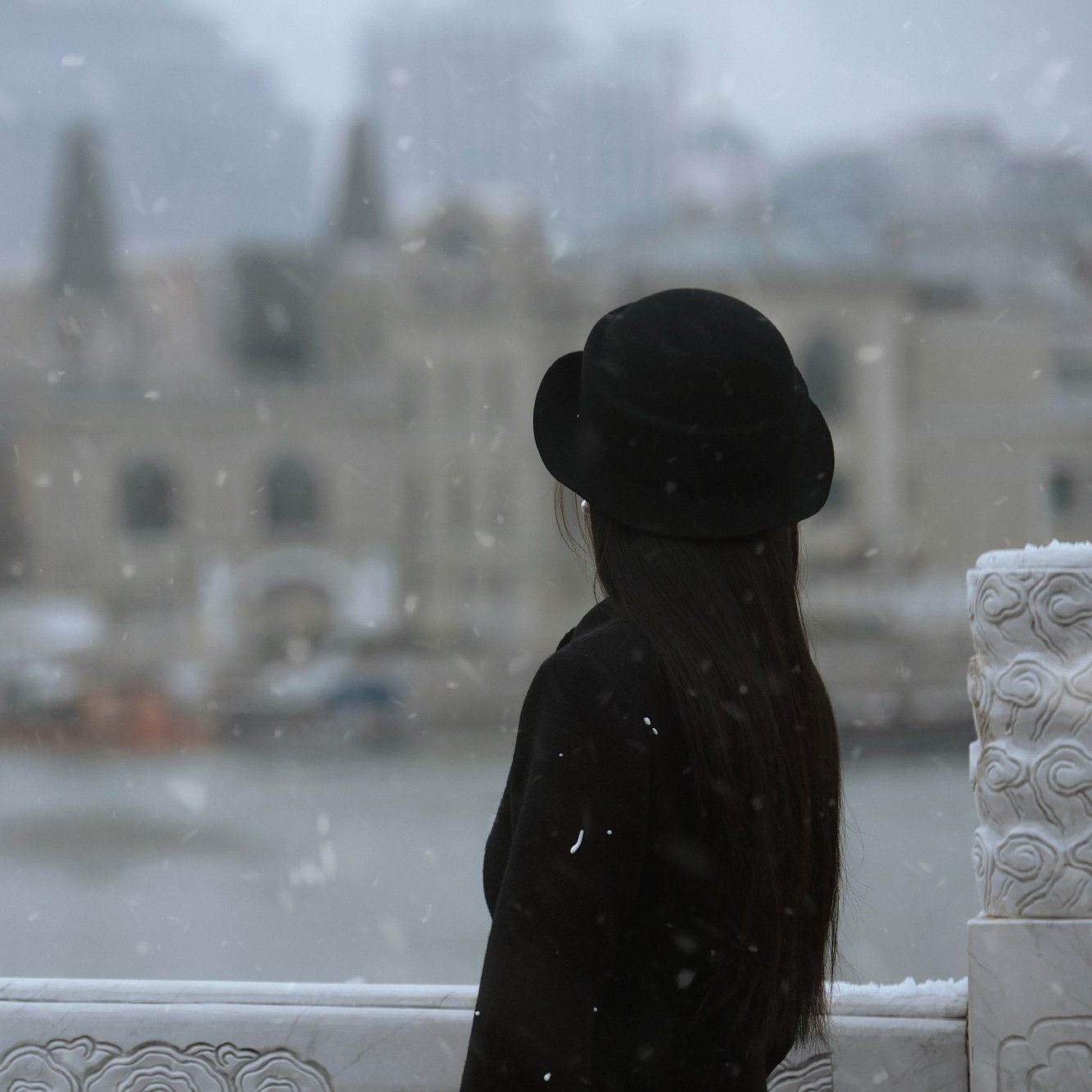 A moment captured by Cheng Xiao's fan