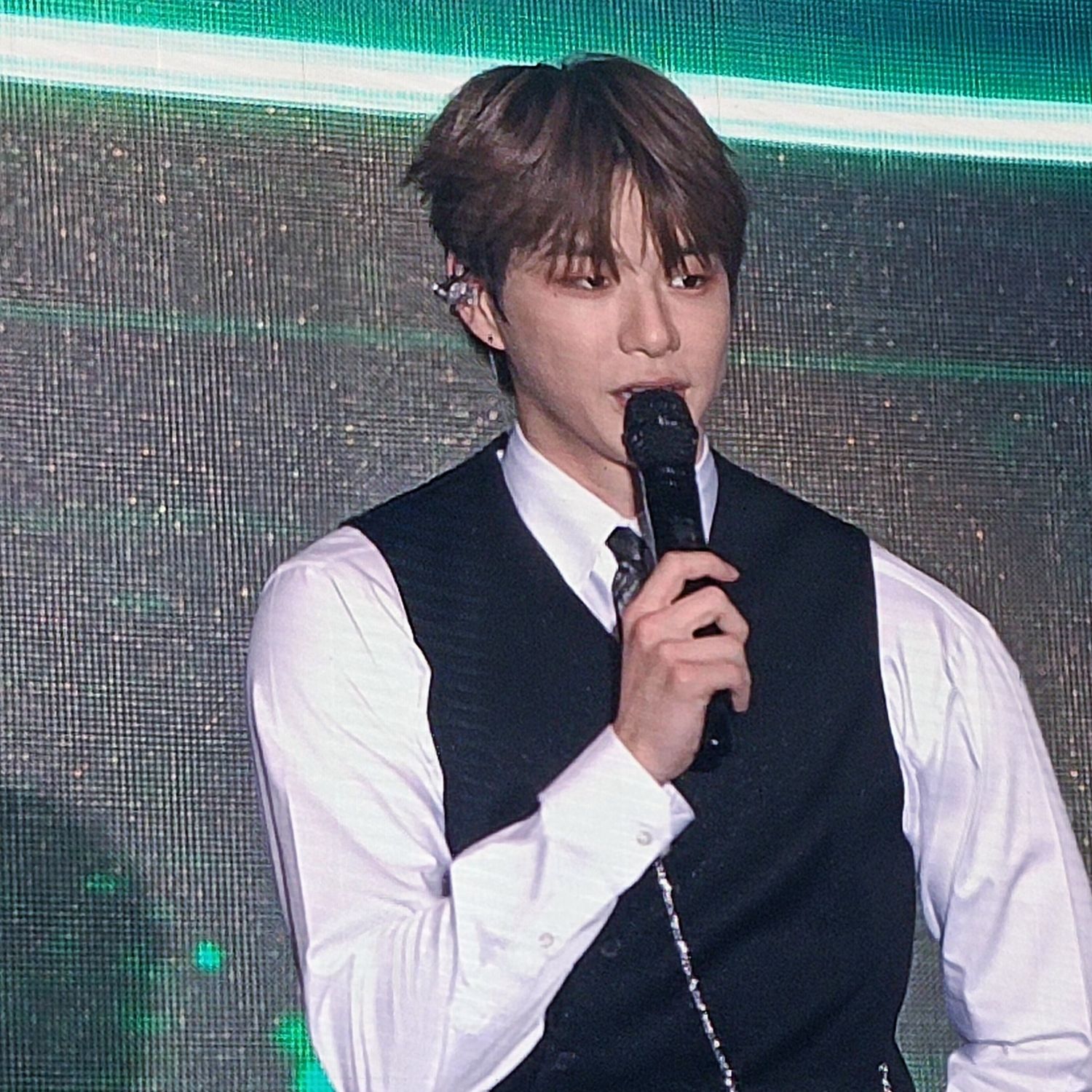 Latest photo of Kang Daniel