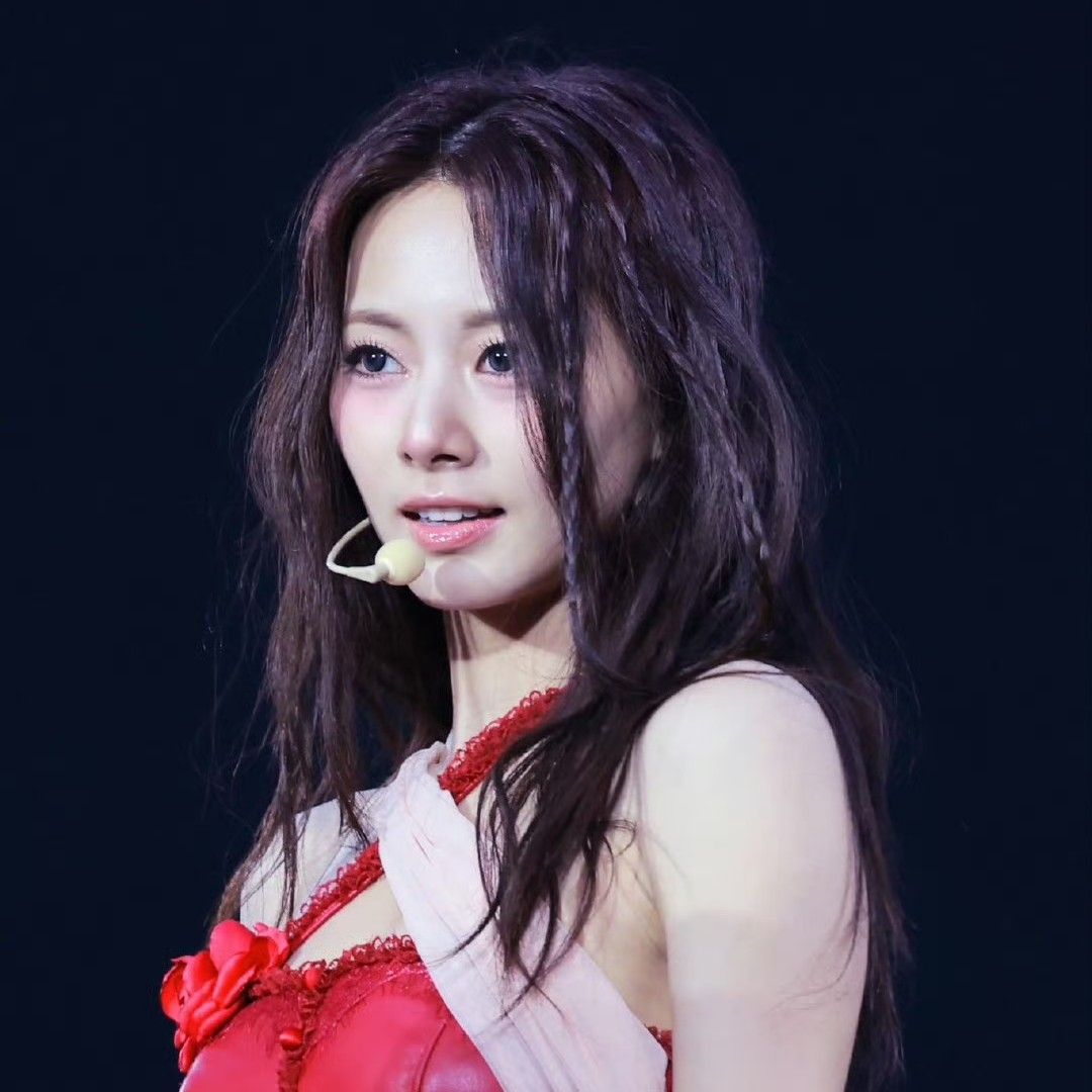Latest photo of Tzuyu (TWICE)