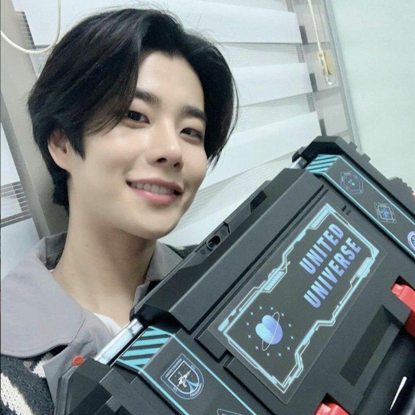 Latest photo of MJ (ASTRO)