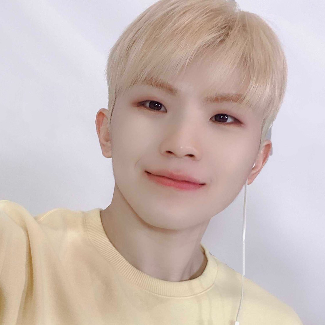 A moment captured by Woozi (SEVENTEEN)'s fan