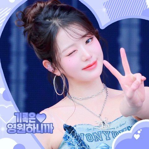 Behind-the-scenes cut of Jang Wonyoung (IVE)