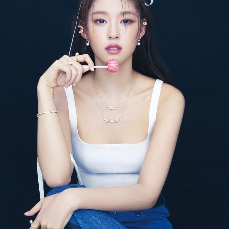 Behind-the-scenes cut of Seolhyun (AOA)