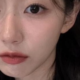 Recent activity shot of Jeong Yein (Lovelyz)