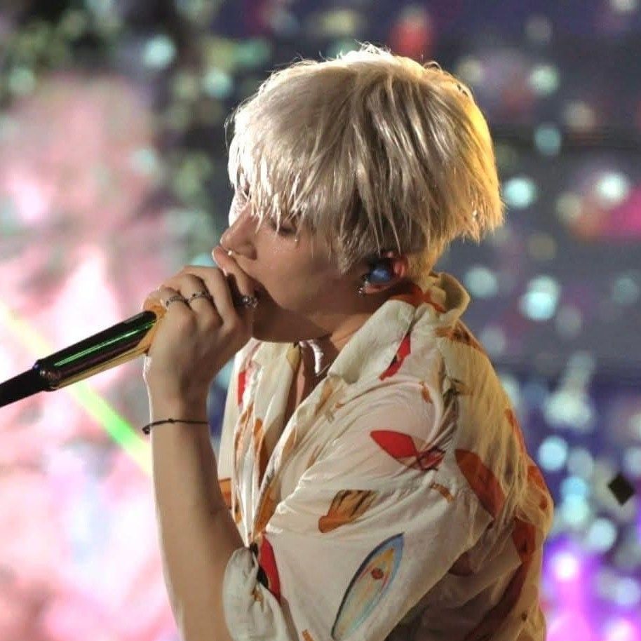 A moment captured by Jinjin (ASTRO)'s fan