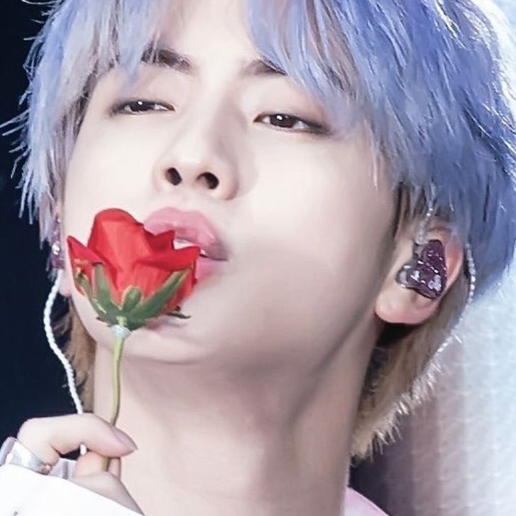 Foto aktivitas terbaru Jin (BTS)