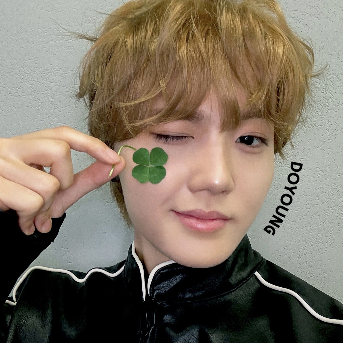 Recent activity shot of Doyoung (TREASURE)