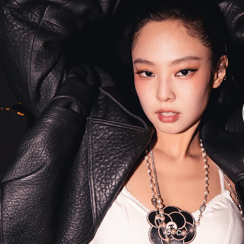Foto aktivitas terbaru Jennie (BLACKPINK)