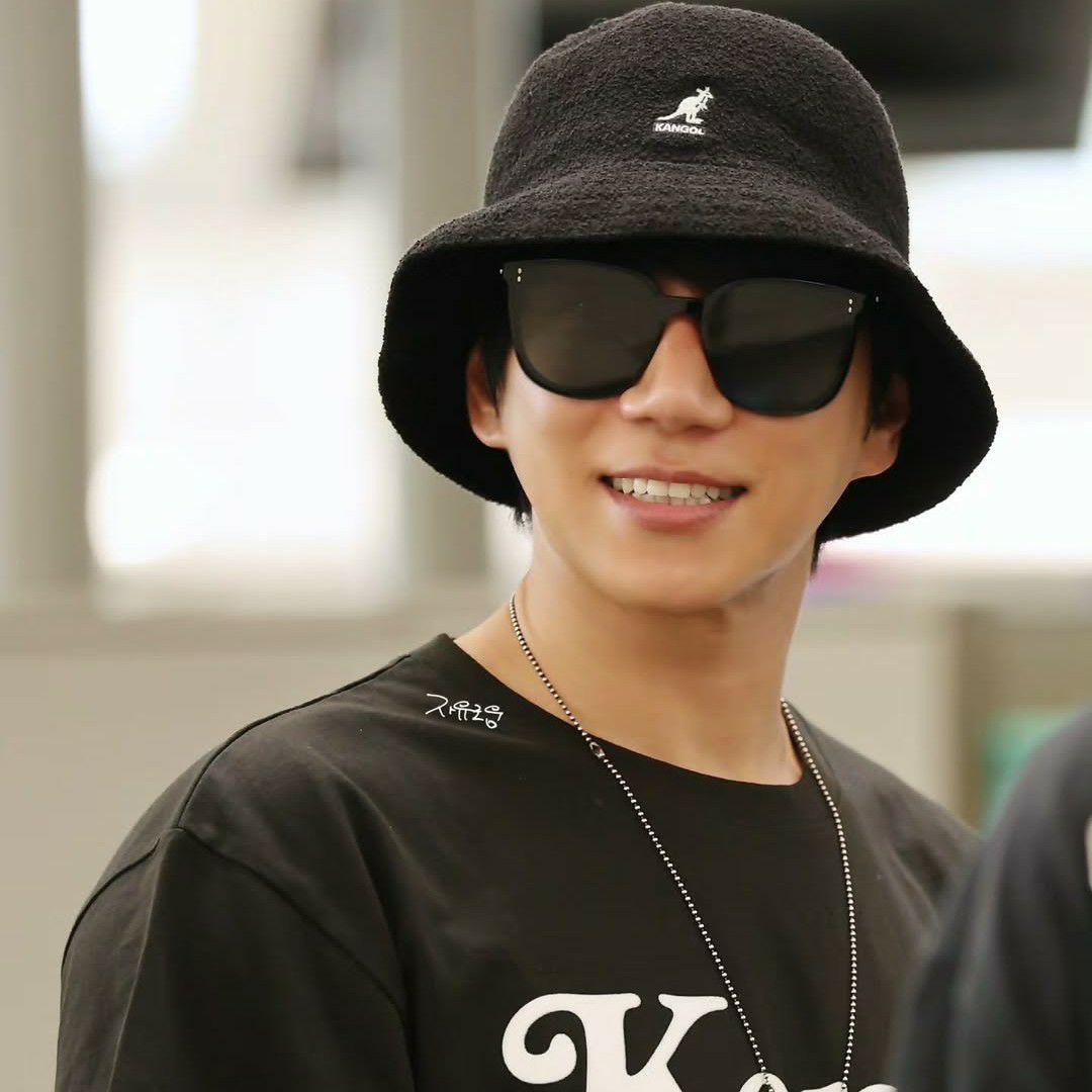 A moment captured by Hwang Chiyeol's fan