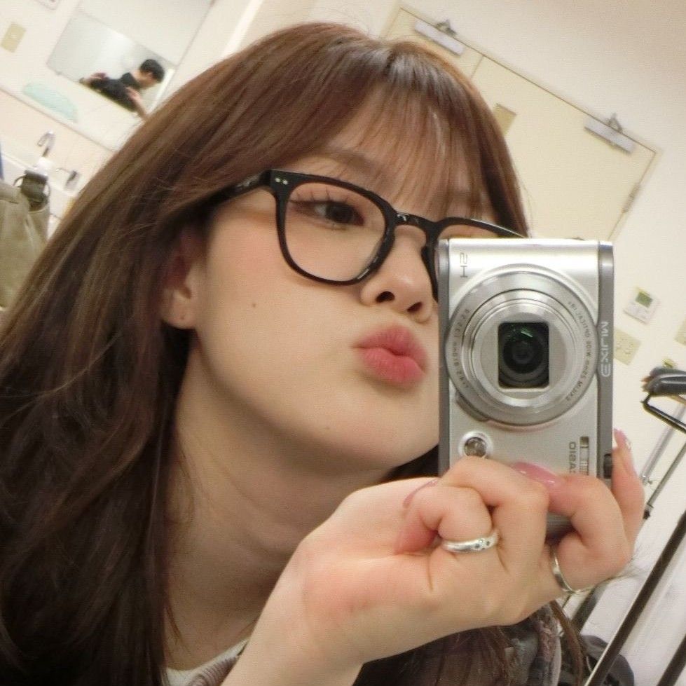 A moment captured by Kim Chaehyun (Kep1er)'s fan