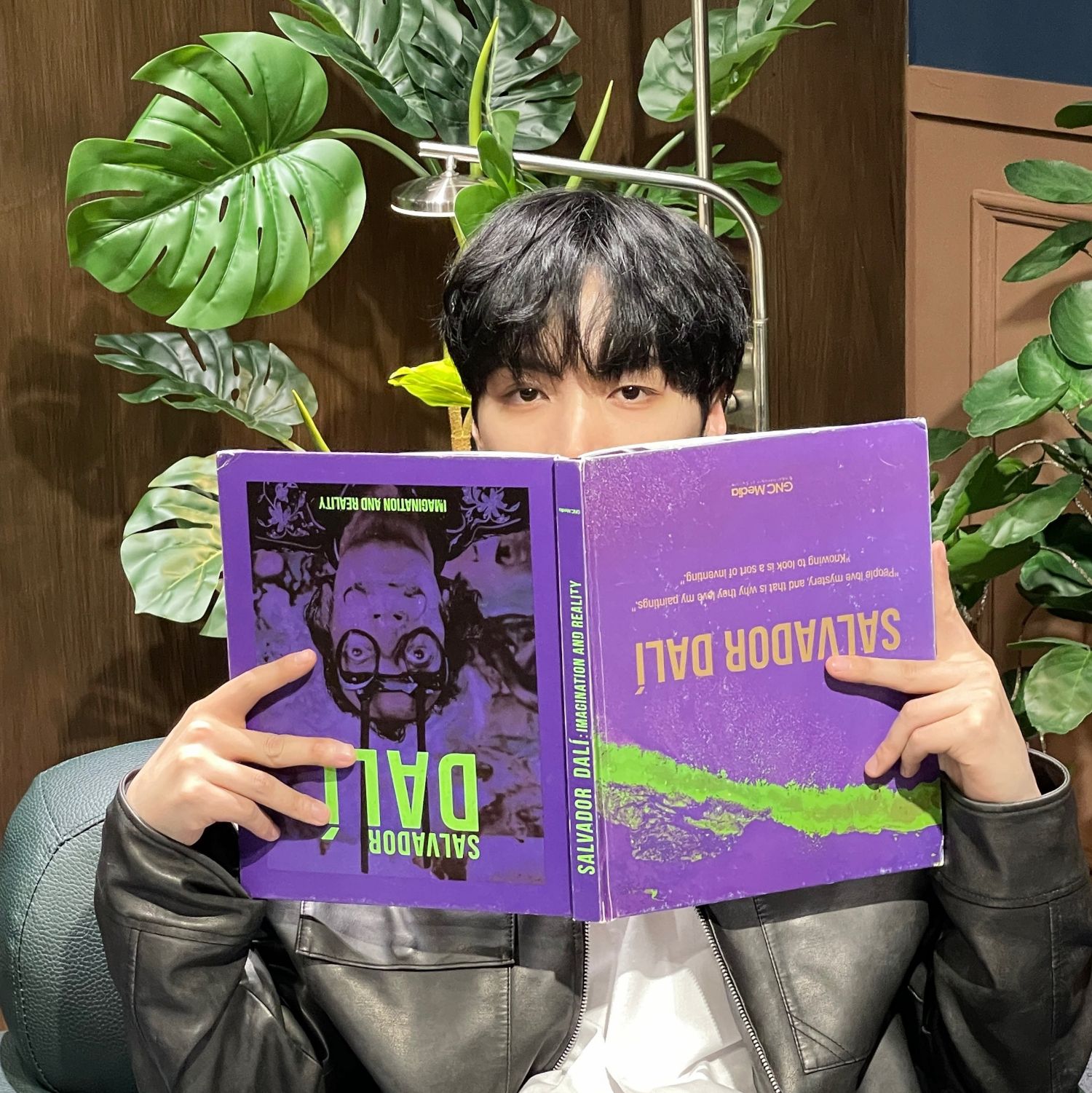 Behind-the-scenes cut of Kim Jonghyeon