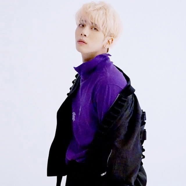 A moment captured by Jonghyun (SHINee)'s fan
