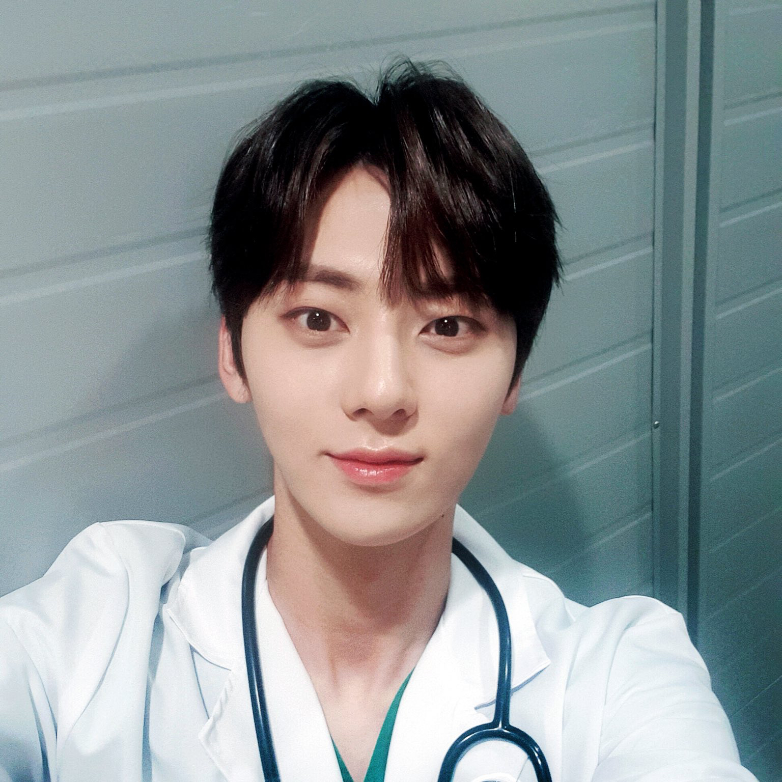 Recent activity shot of Hwang Minhyun
