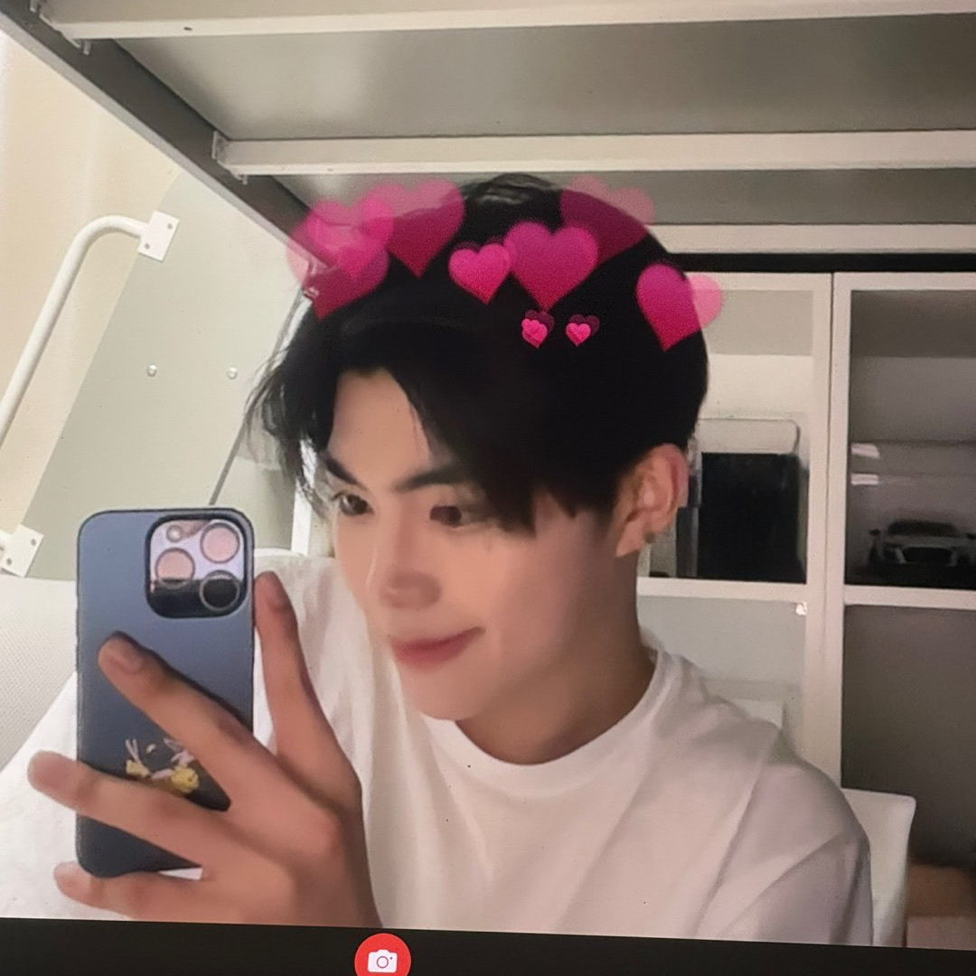 Behind-the-scenes cut of Park Gunwook (ZEROBASEONE)