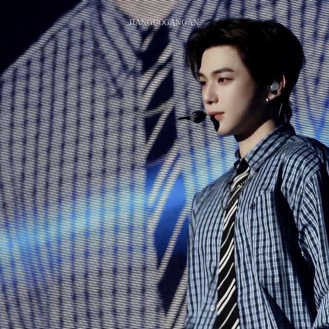 강다니엘의 비하인드 컷