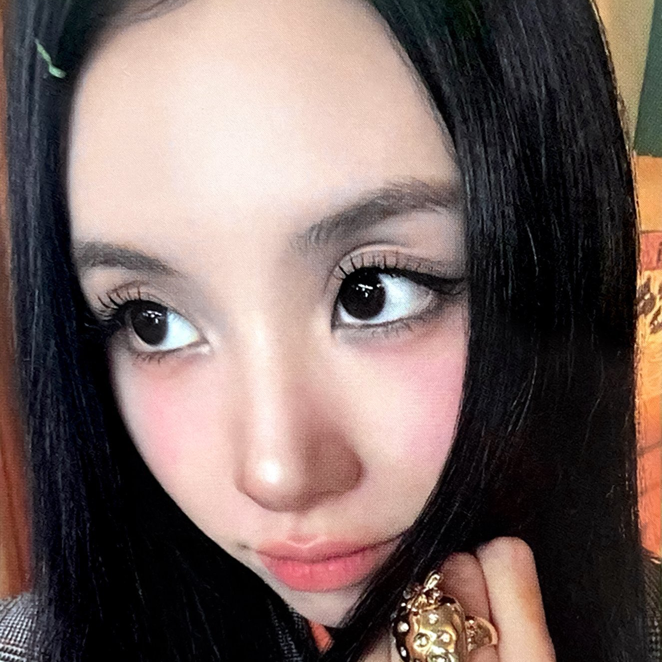 Recent activity shot of Chaeyoung (TWICE)