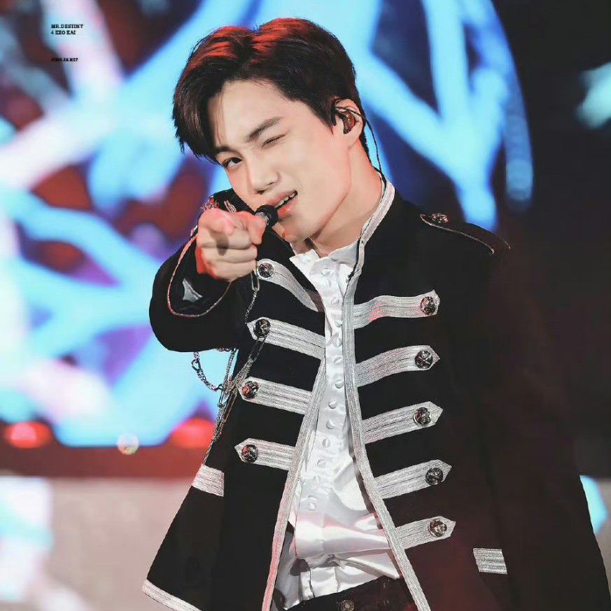 Kai (EXO)粉絲拍下的瞬間