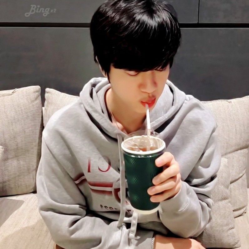 Foto terbaru Jin (BTS)