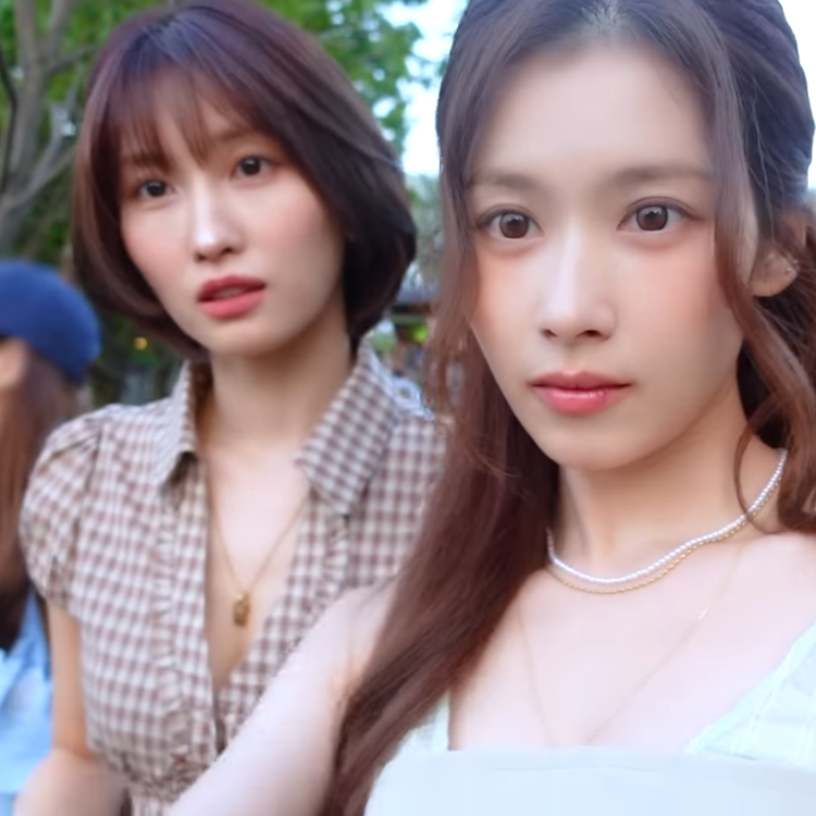 Sana (TWICE)的最新照片