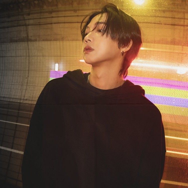 Behind-the-scenes cut of Lim Youngmin