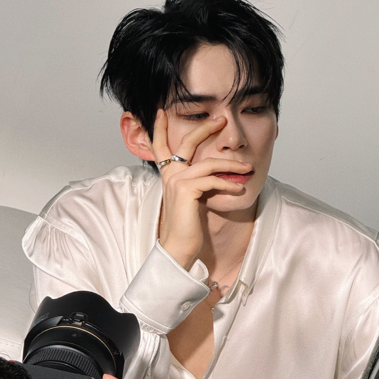 Behind-the-scenes cut of Sung Hanbin (ZEROBASEONE)