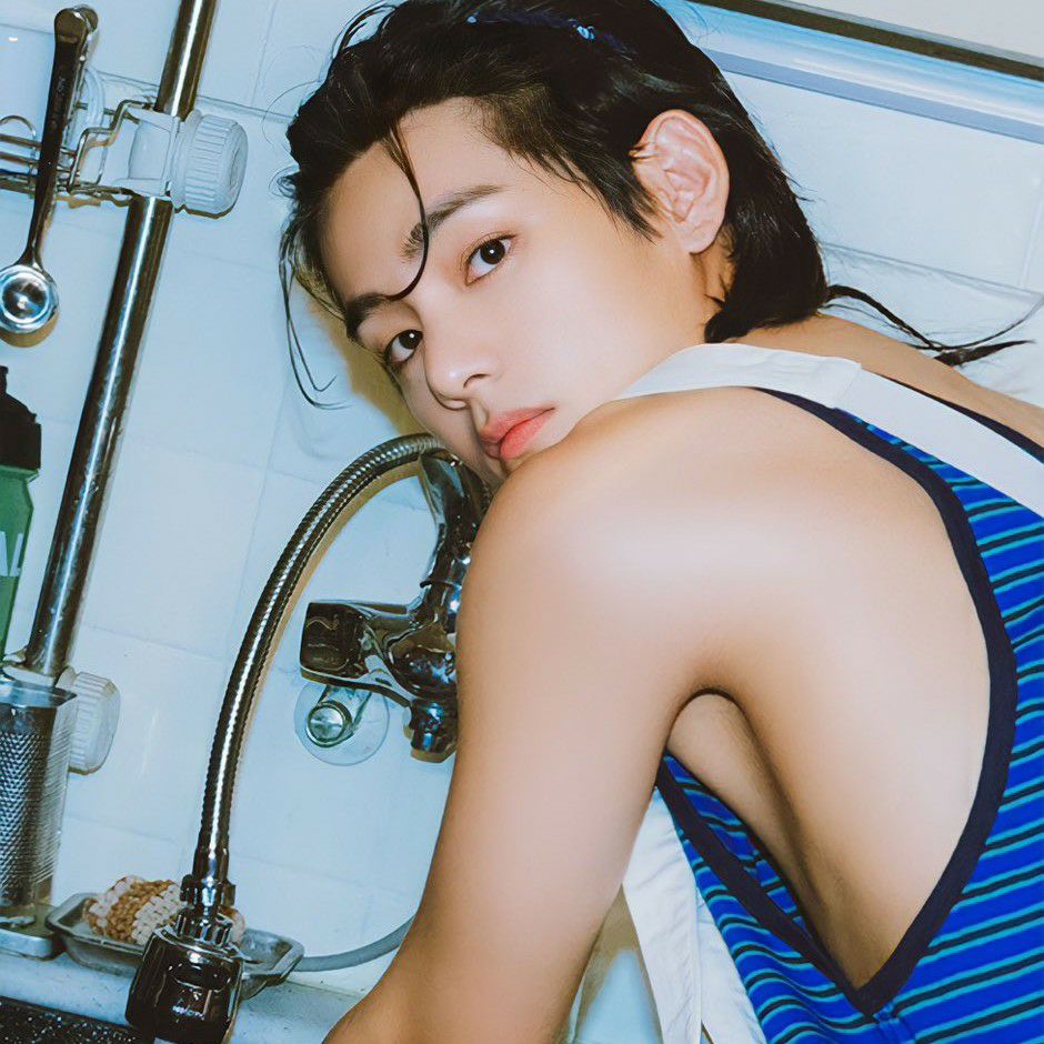 Latest photo of V (BTS)