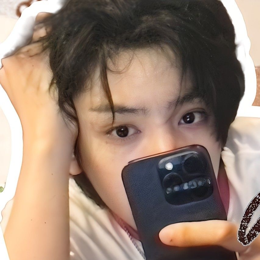 A moment captured by Wooseok (PENTAGON)'s fan