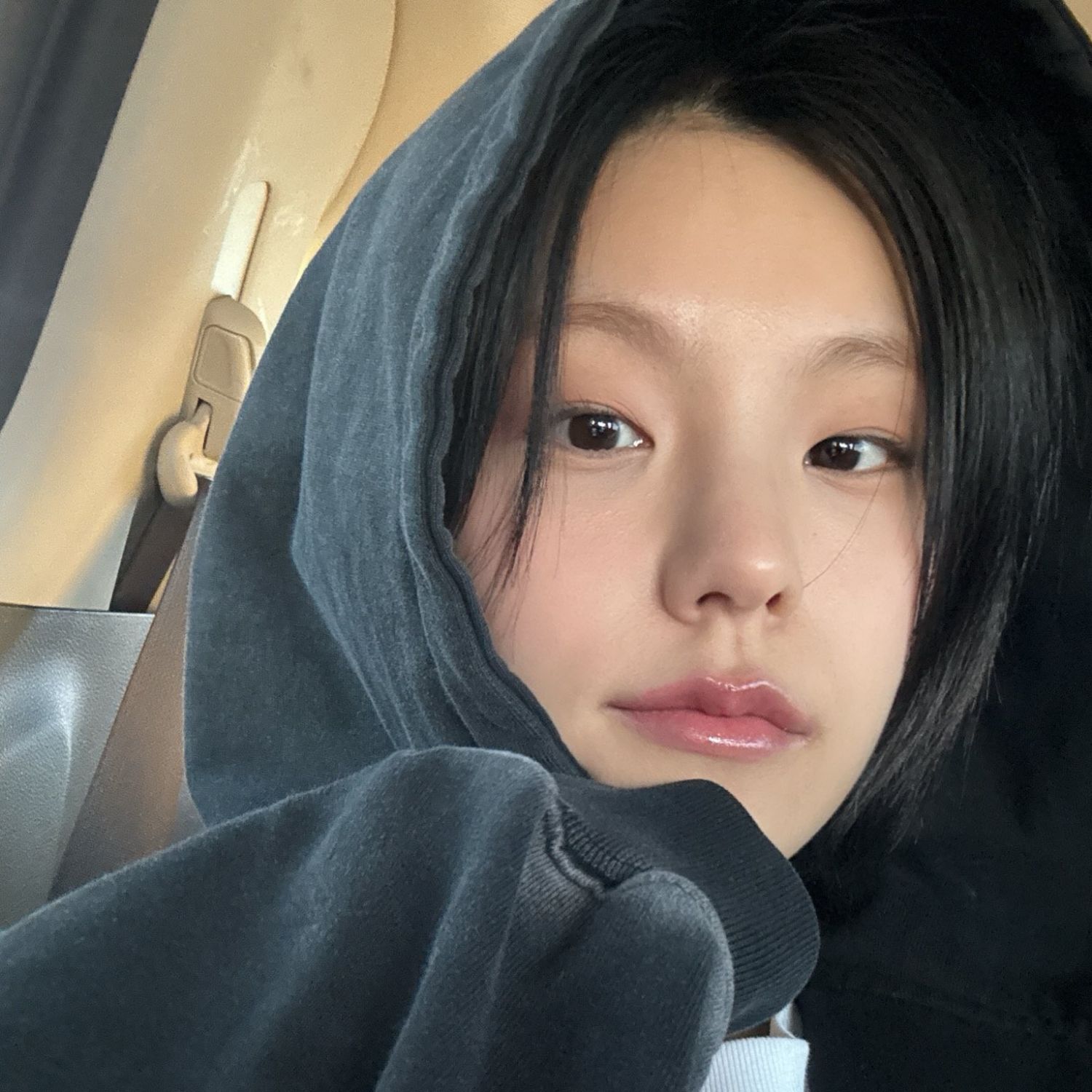 Recent activity shot of Yeji (ITZY)