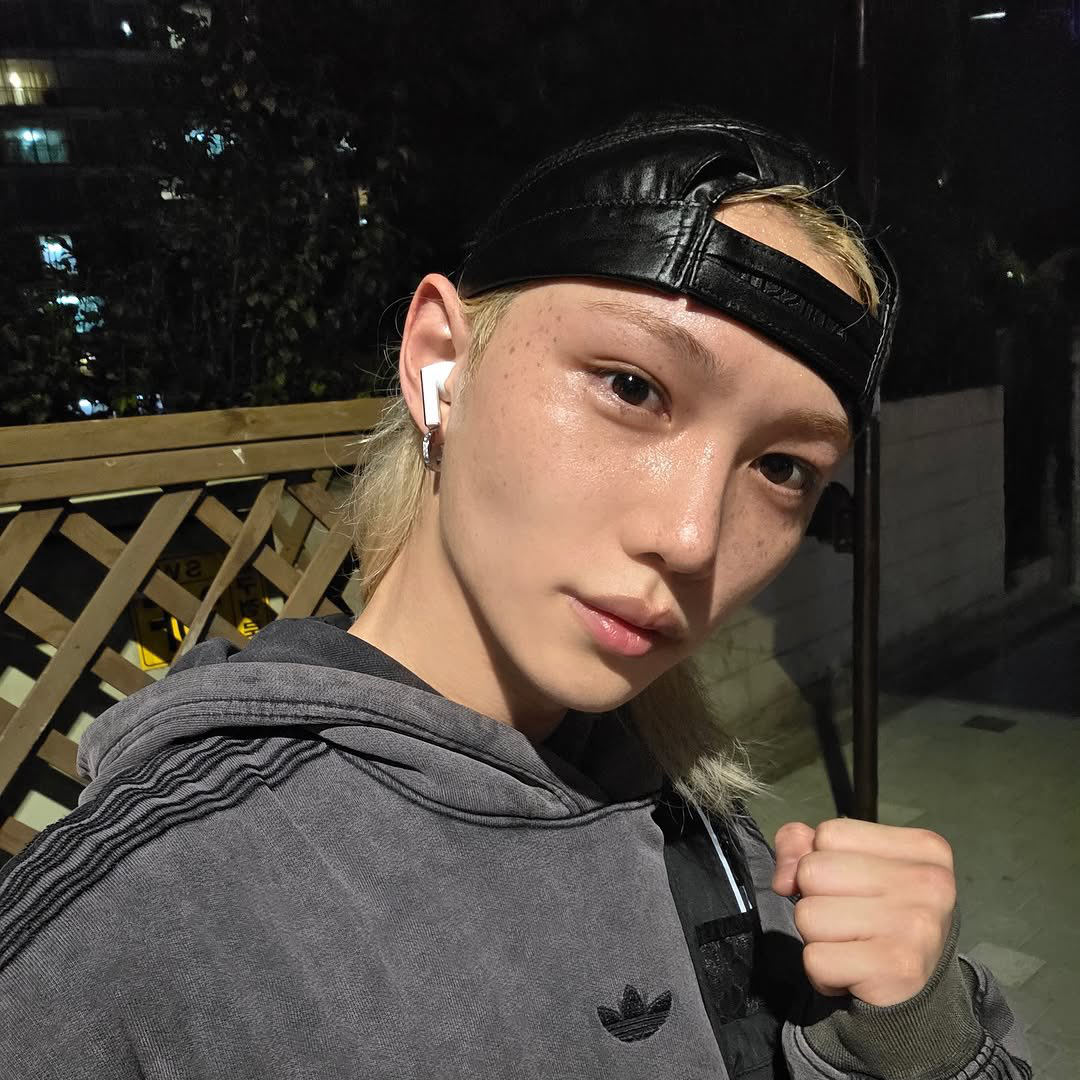 Foto aktivitas terbaru Felix (Stray Kids)