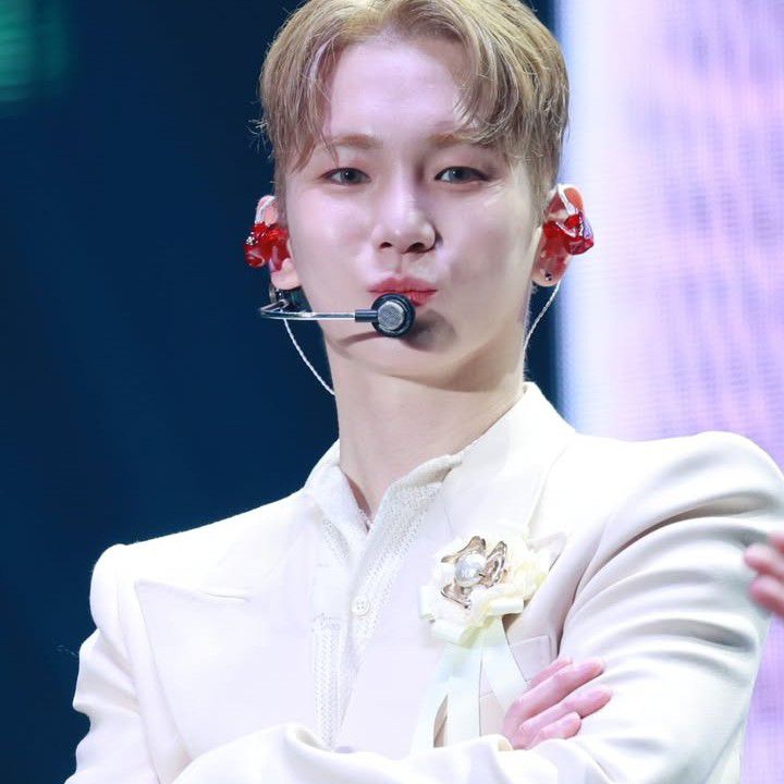 Behind-the-scenes cut of Key (SHINee)