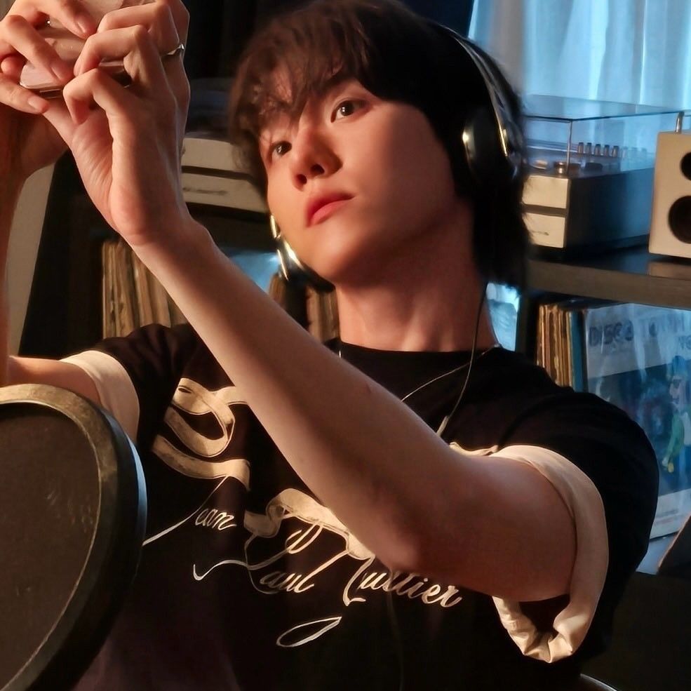 A moment captured by Baekhyun (EXO)'s fan