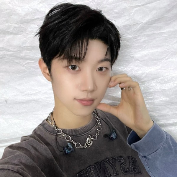 Popular profile image of Hyunwoo (Xikers) selected by votes