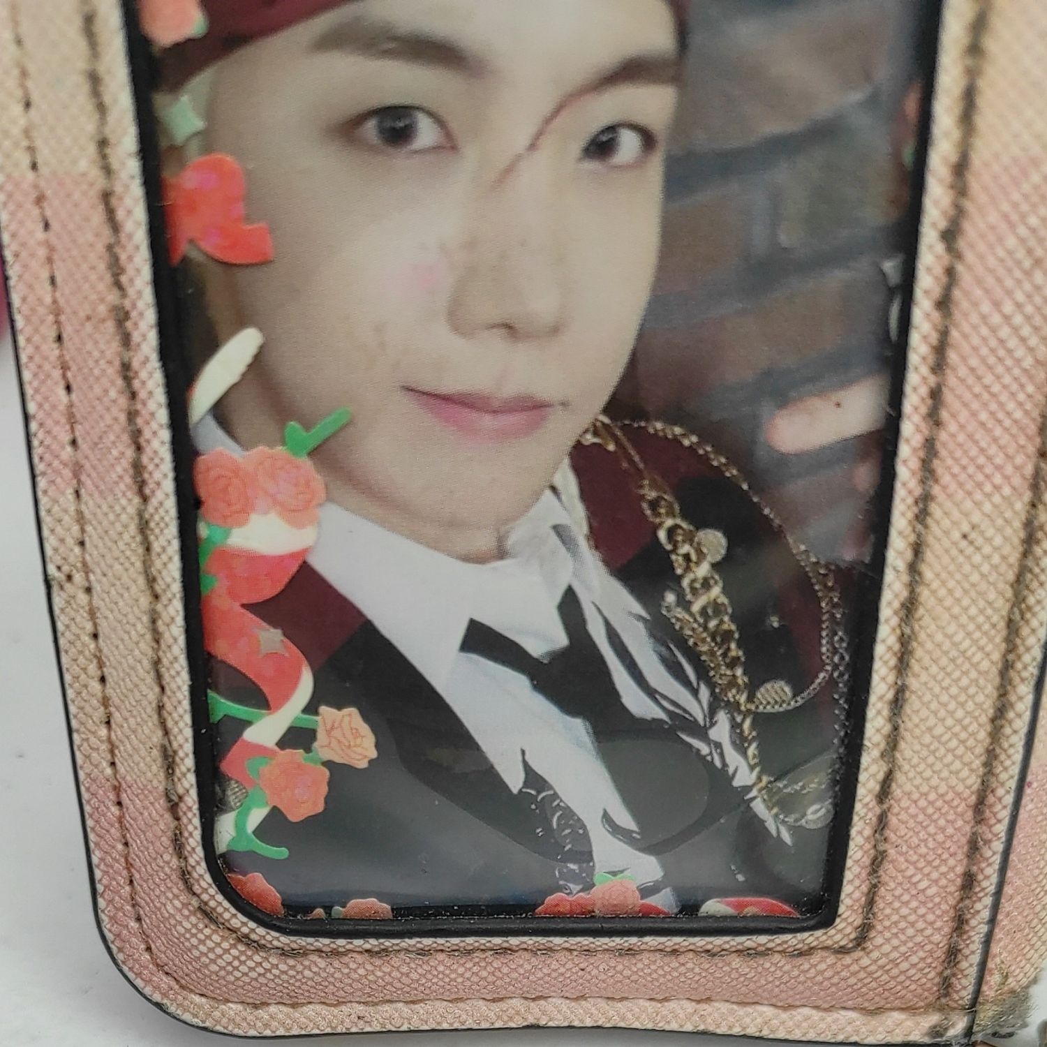 Momen yang diabadikan oleh penggemar j-hope (BTS)