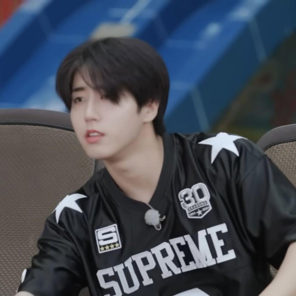 Latest photo of HAN (Stray Kids)
