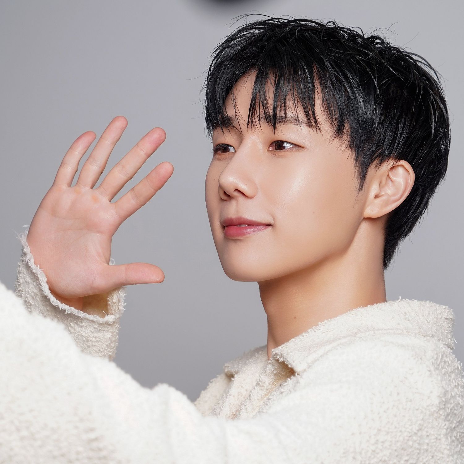 Recent activity shot of Sungkyu (INFINITE)