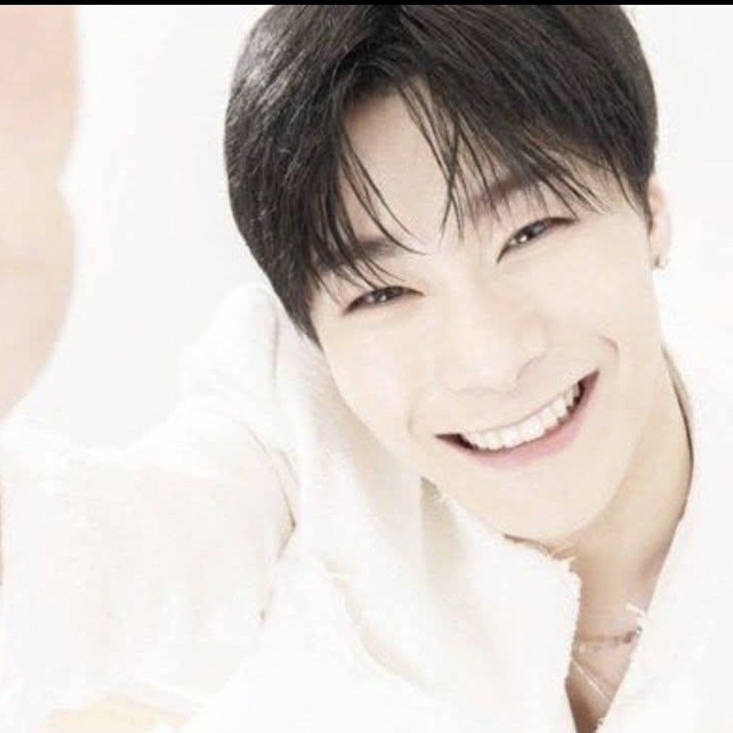 Behind-the-scenes cut of Moonbin (ASTRO)