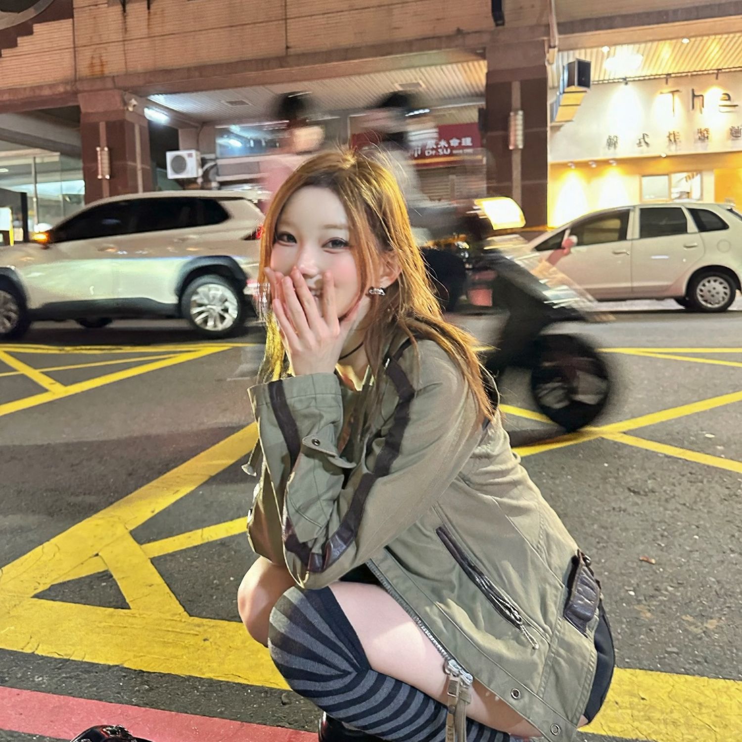 Behind-the-scenes cut of QWER