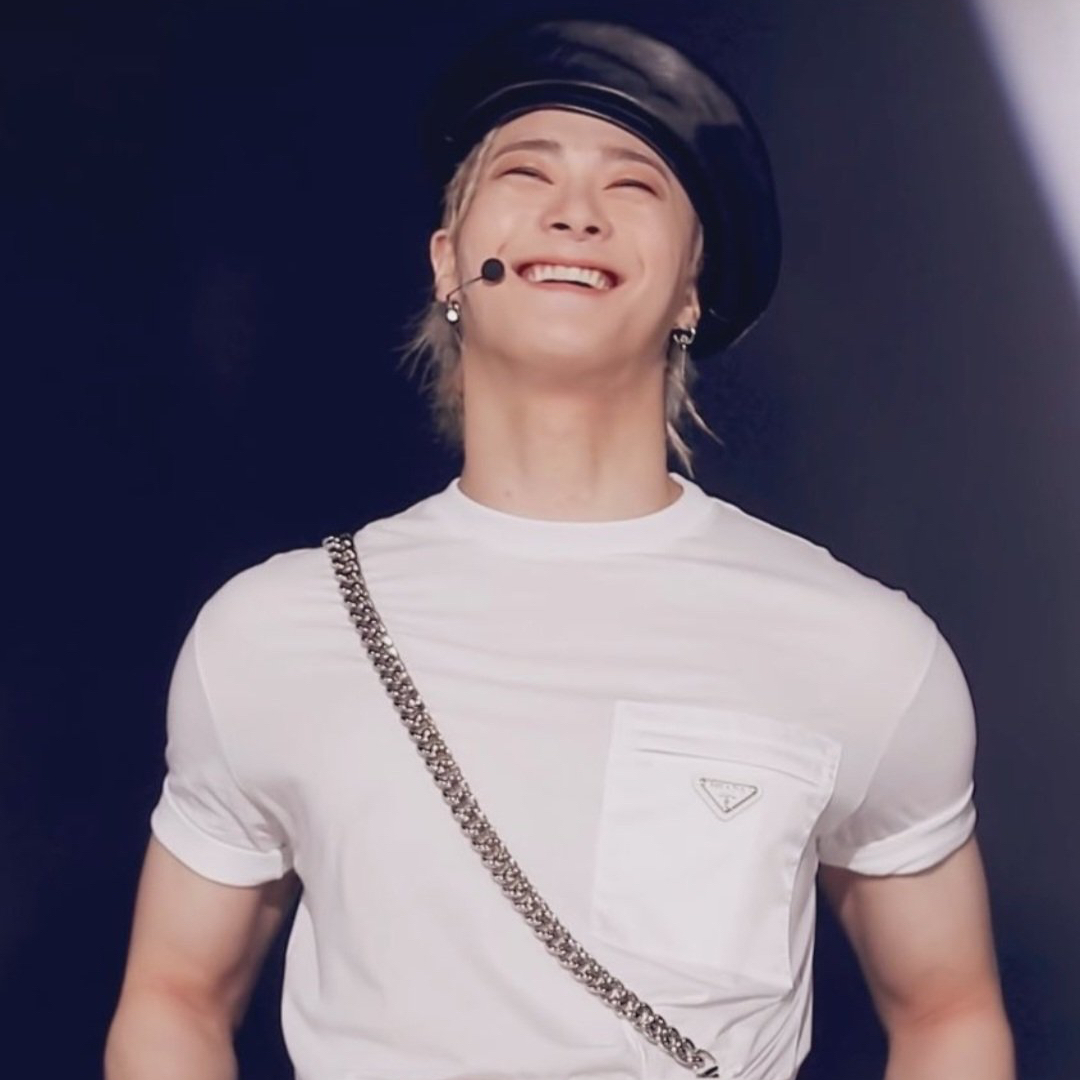 ASTRO的最新照片