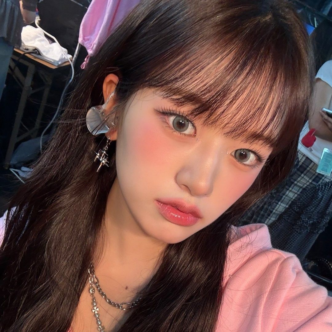 Behind-the-scenes cut of An Yujin (IVE)