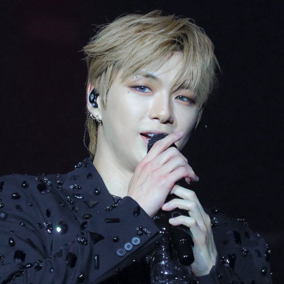 Recent activity shot of Kang Daniel