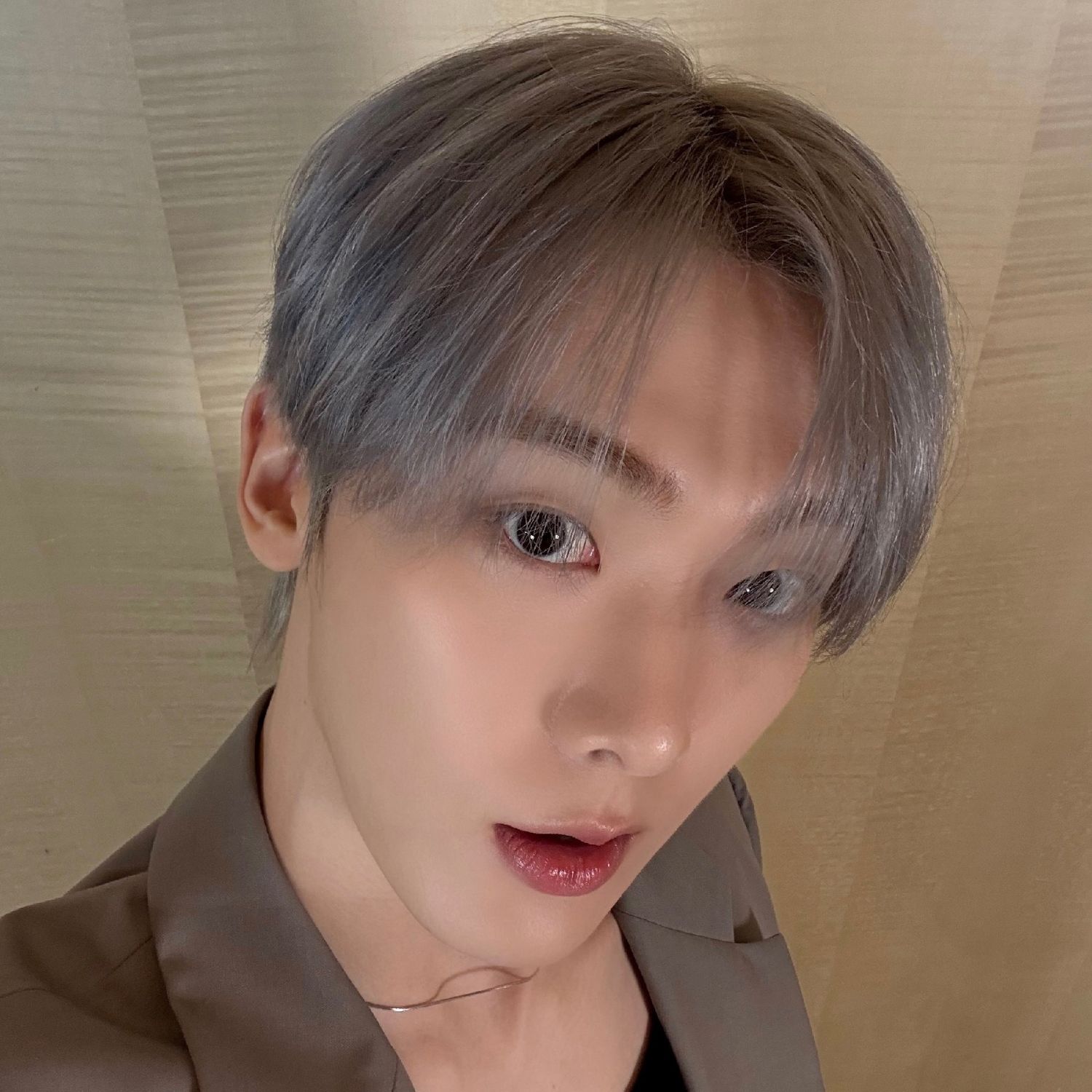 윤산하 (아스트로)의 최신 사진