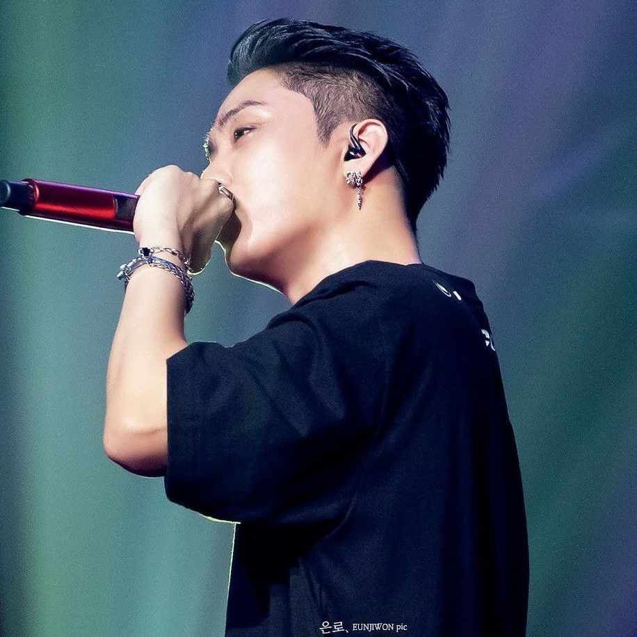 Recent activity shot of Eun Jiwon (SECHSKIES)