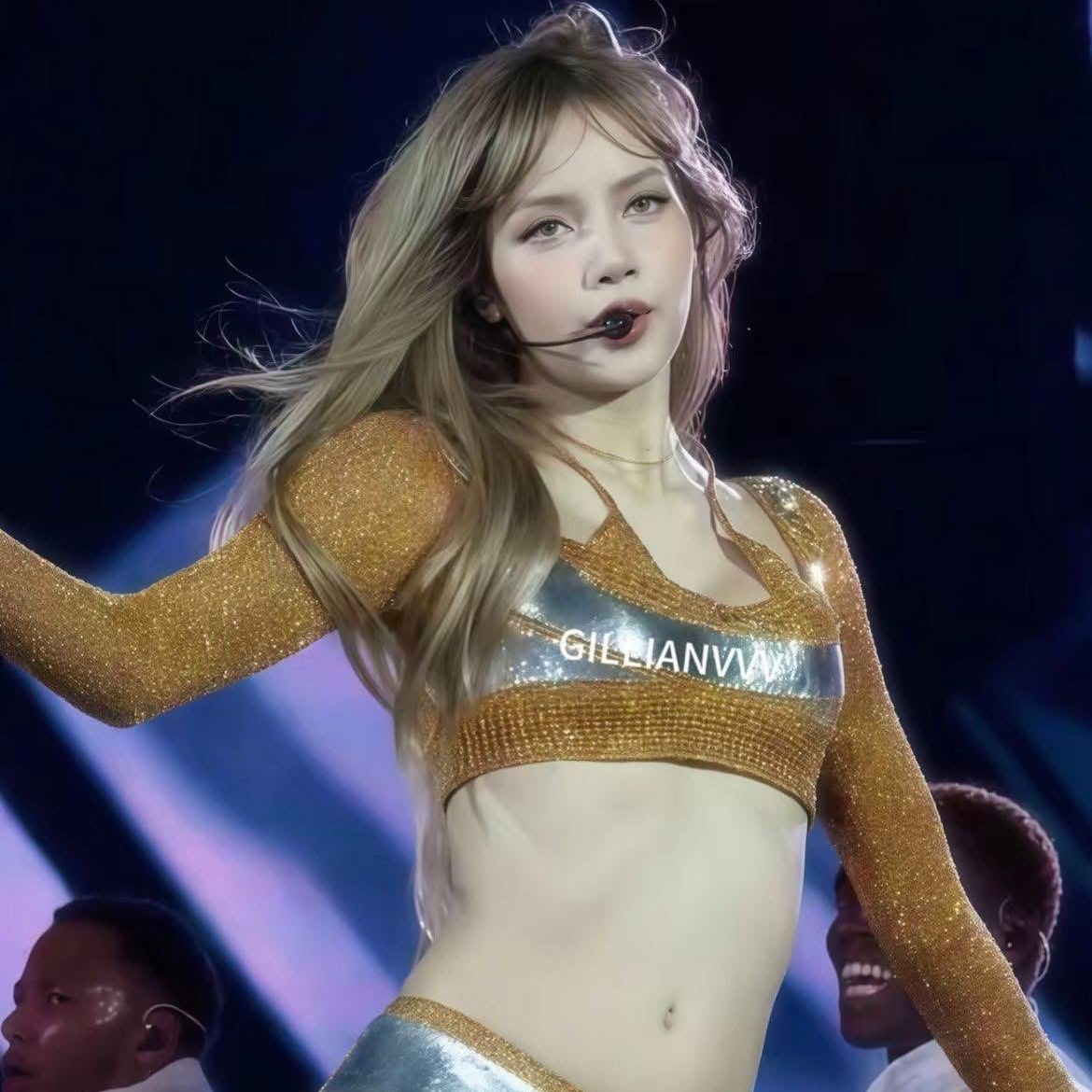 Lisa (BLACKPINK)粉絲拍下的瞬間