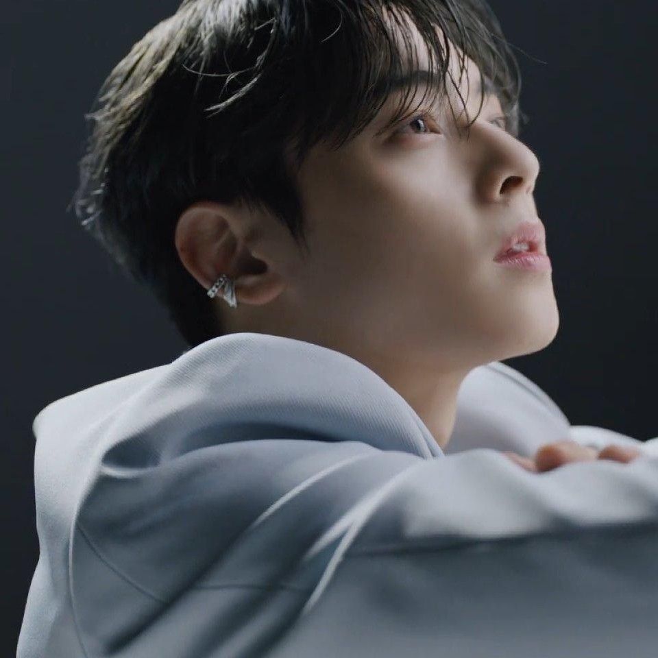 Latest photo of Eunwoo (ASTRO)