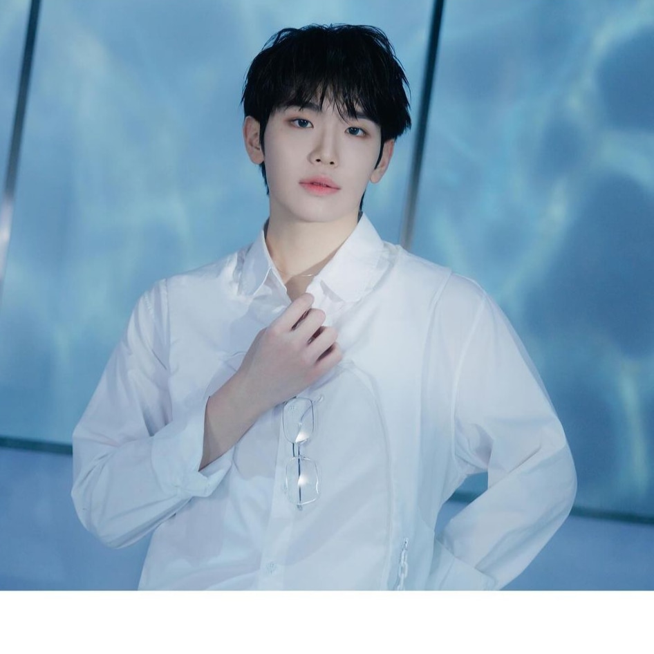 Recent activity shot of Kim Taerae (ZEROBASEONE)