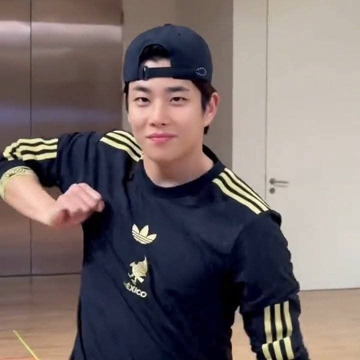 Latest photo of MJ (ASTRO)